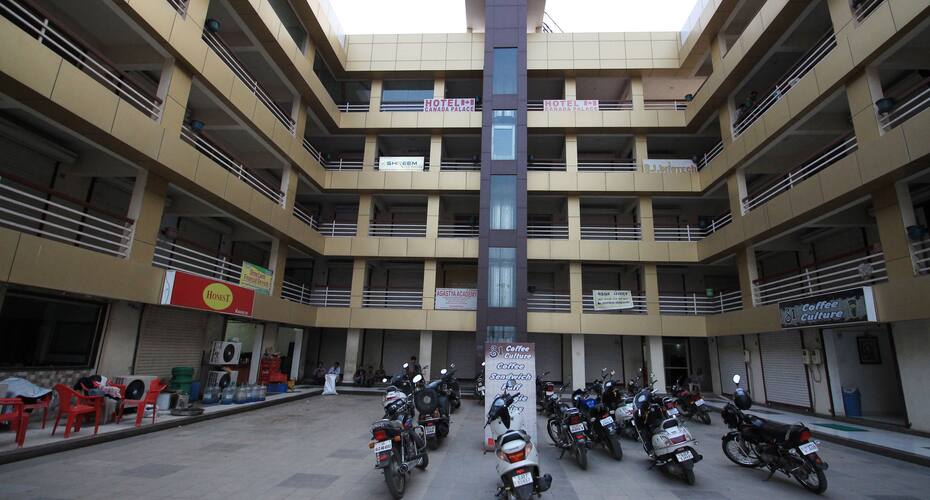 Hotel Canada Palace, Ahmedabad 1
